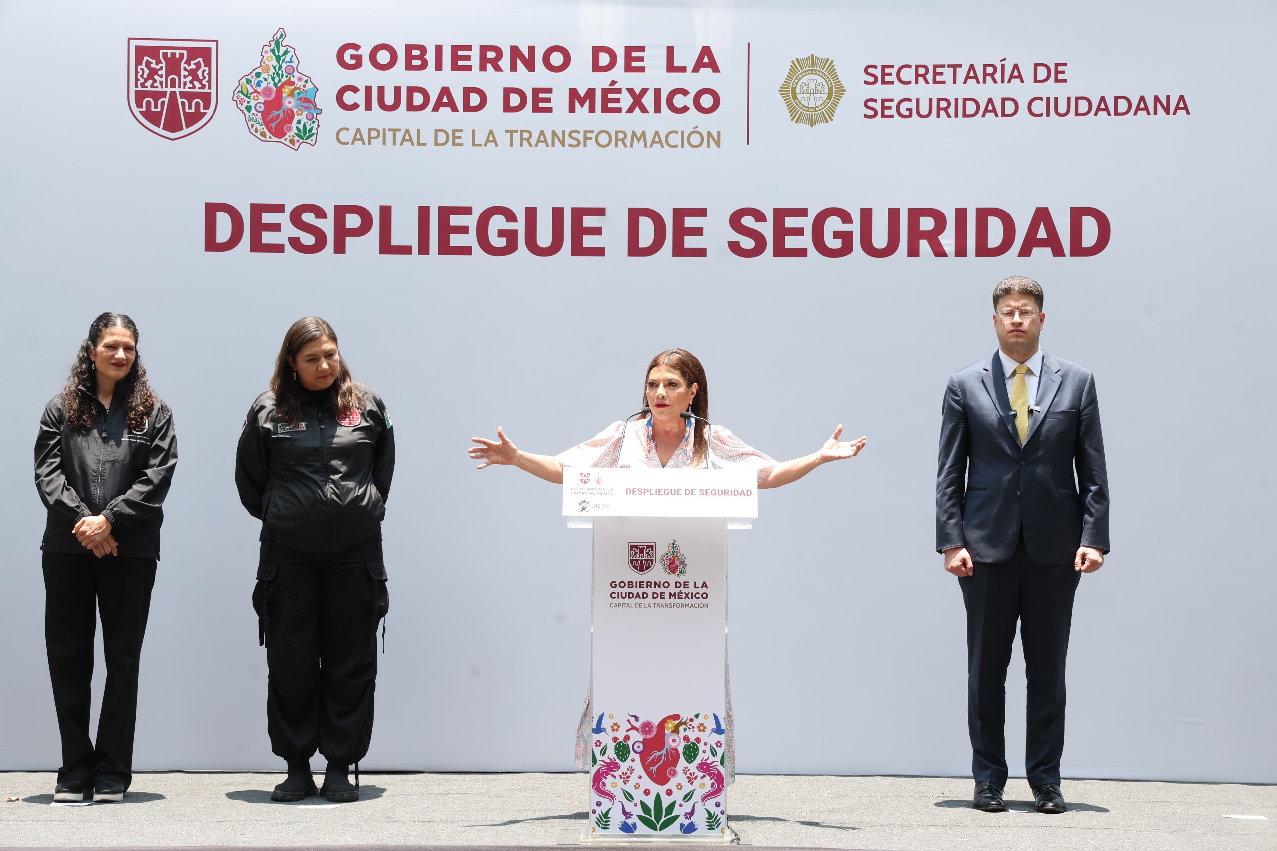 La jefa de Gobierno, Clara Brugada oootra vez salió al rescate de la alcaldesa de Azcapotzalco, Nancy Núñez: encabezó un operativo de seguridad en una de las zonas más críticas de la demarcación territorial: El Rosario. FOTO: Especial