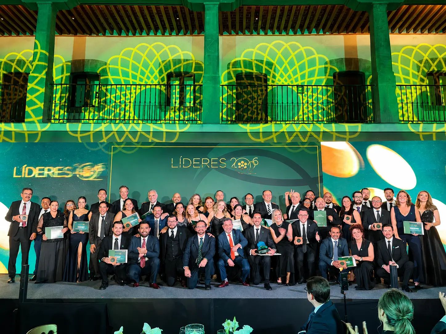 SOC no sólo resistió sino que creció en uno de los años más desafiantes de la banca comercial, y por ello es que reconoció a los 37 brokers que hicieron posible ese resultado con la mayor colocación crediticia de su red. FOTO: Especial